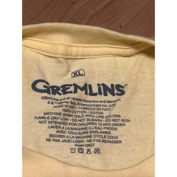 Gremlins Gizmo “Don’t Get Me Wet” Graphic Tee Yellow XL Funny 80s Movie T-Shirt - Picture 3 of 3